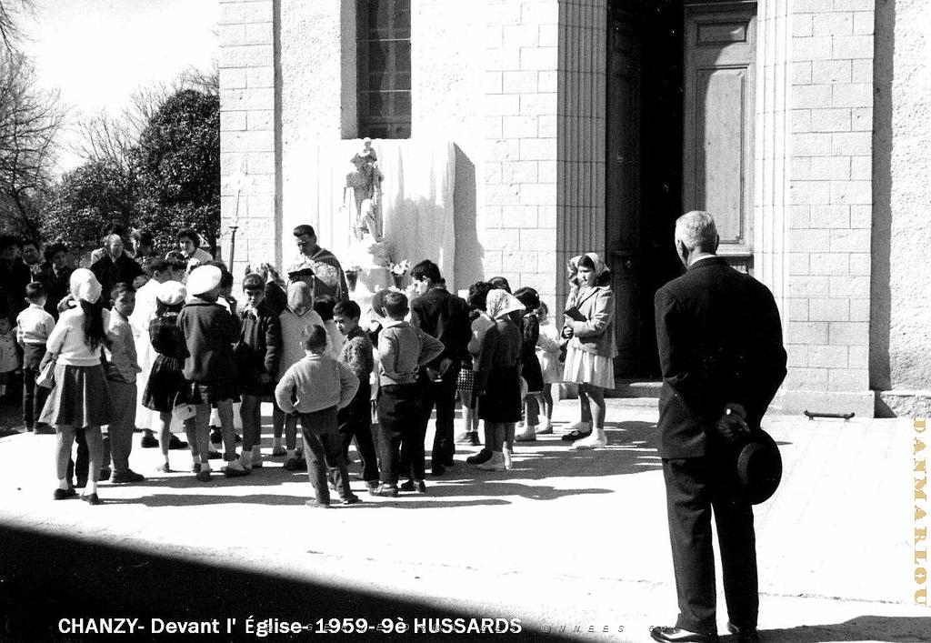 Chanzy- devant l'eglise- 1959- 9e Hussards.jpg